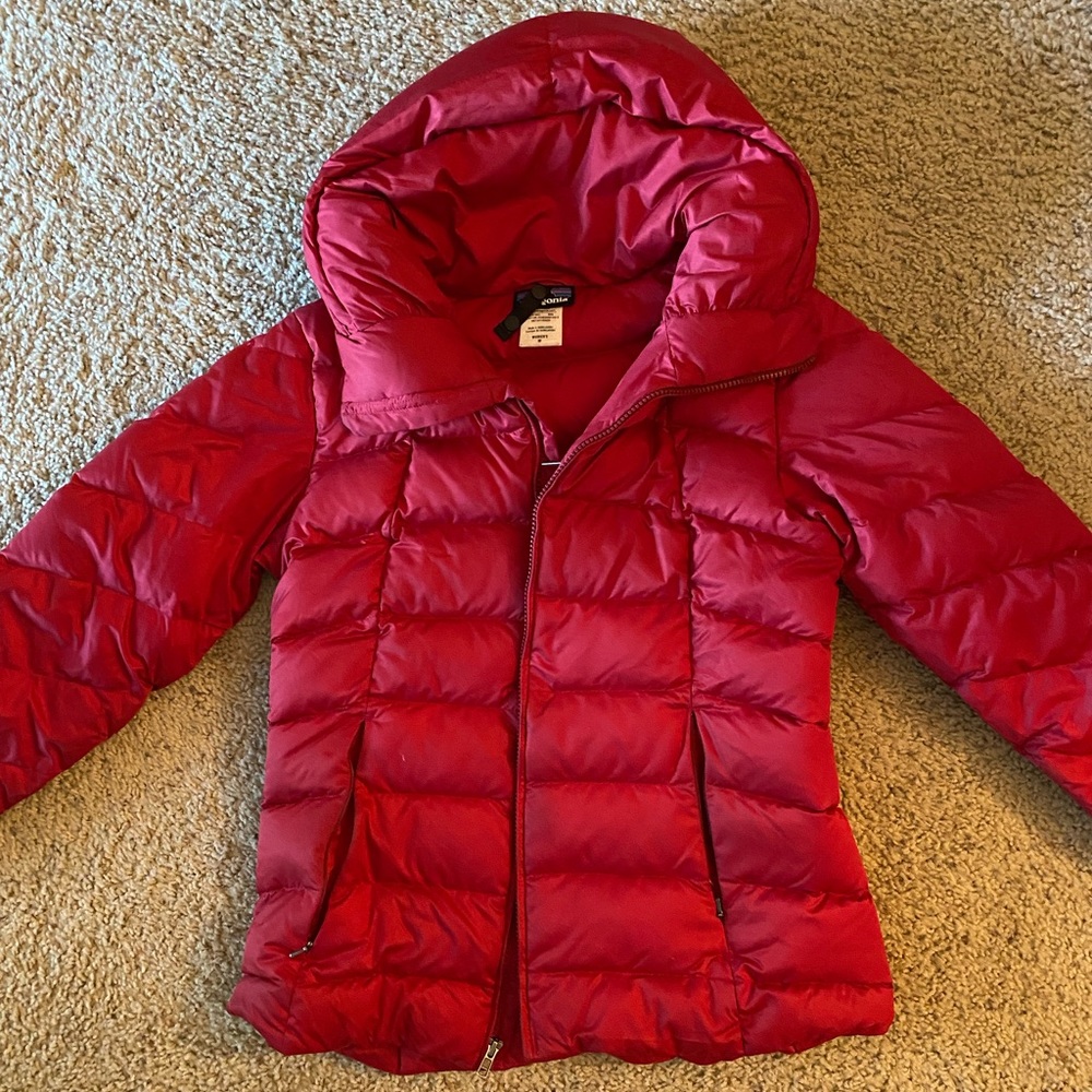womens red patagonia puffer jacket size M.